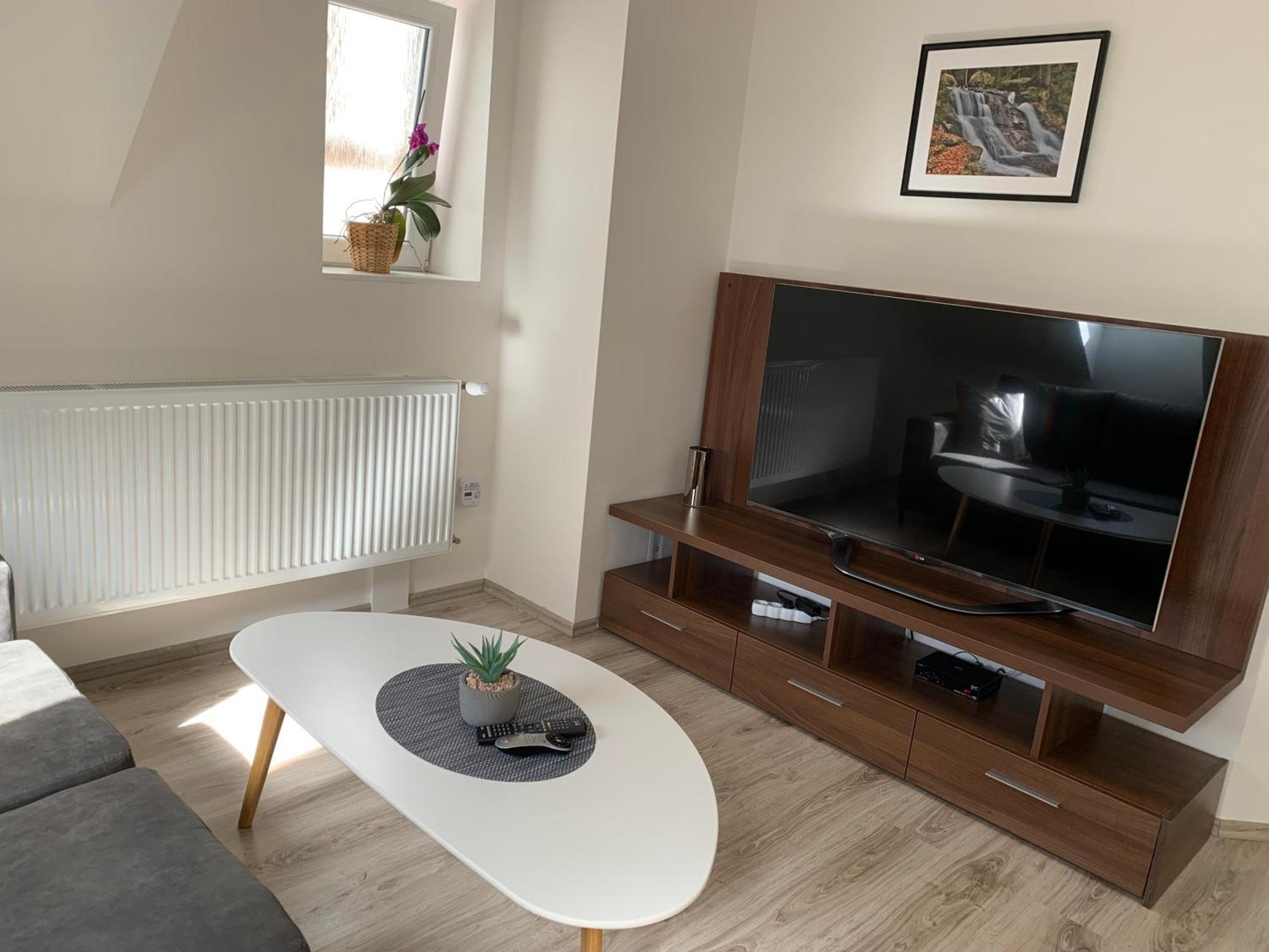 Apartmanovy Byt 2 Tremosna Экстерьер фото